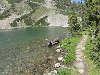 The trail leading off to the campsites along the lake. There are only 3 sites in the entire lake basin. I can see now why they're so hard to reserve!